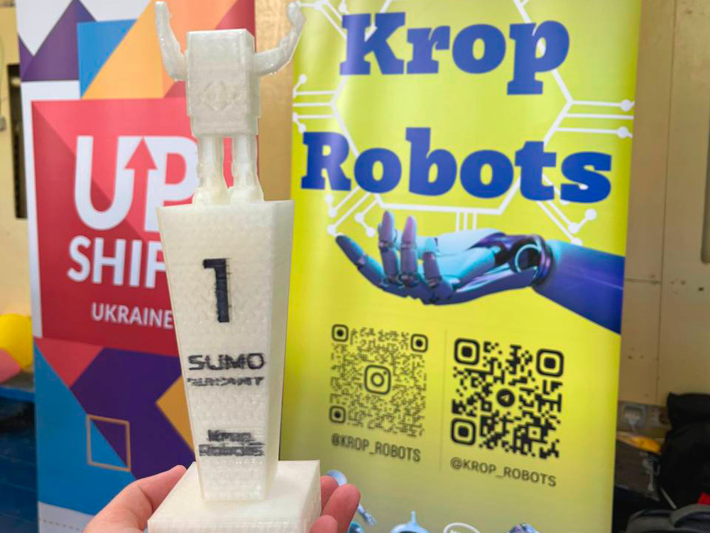 Бої «Сумо автономне» за участі юних робототехніків