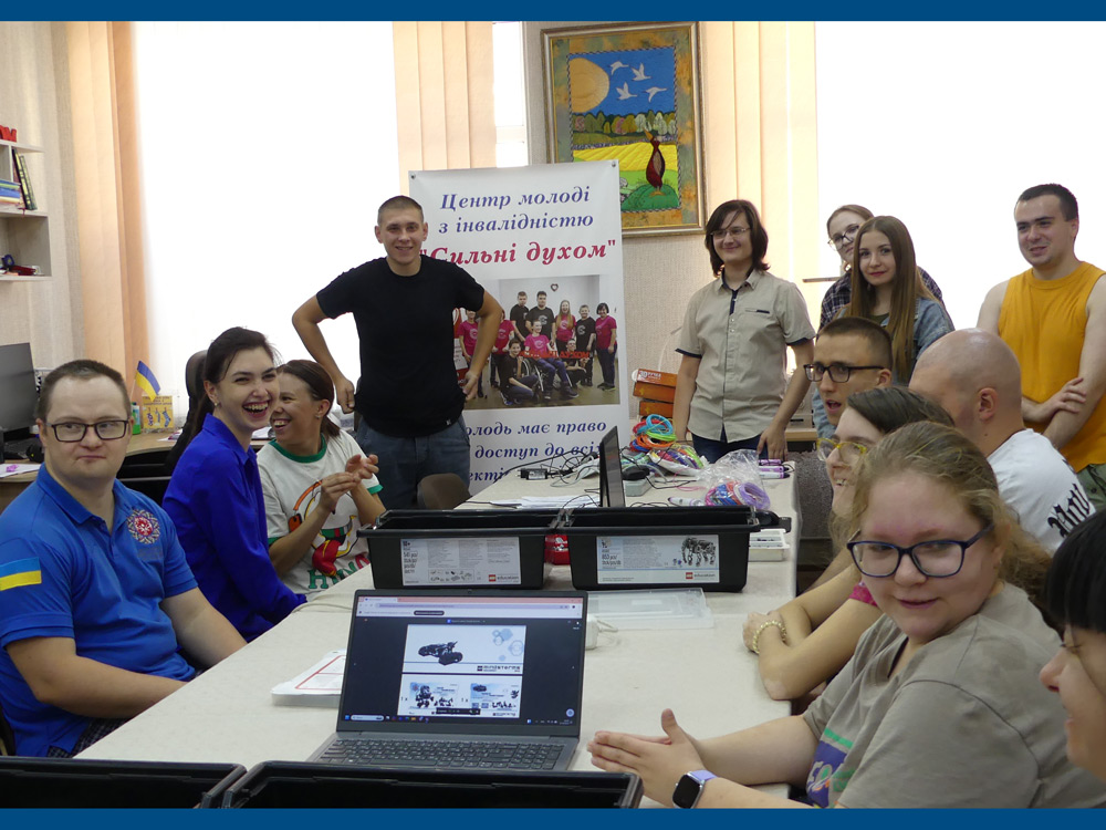 Співпраця студентів спеціальності «Професійна освіта (Цифрові технології)» центром молоді з інвалідністю «Сильні духом» та обласною організацією матерів-дітей та молоді з інвалідністю «Серце матері»
